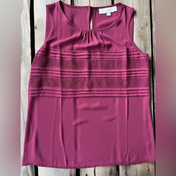 Ann Taylor Tops - Ann Taylor Loft Red Pleated Detail Blouse Size XS